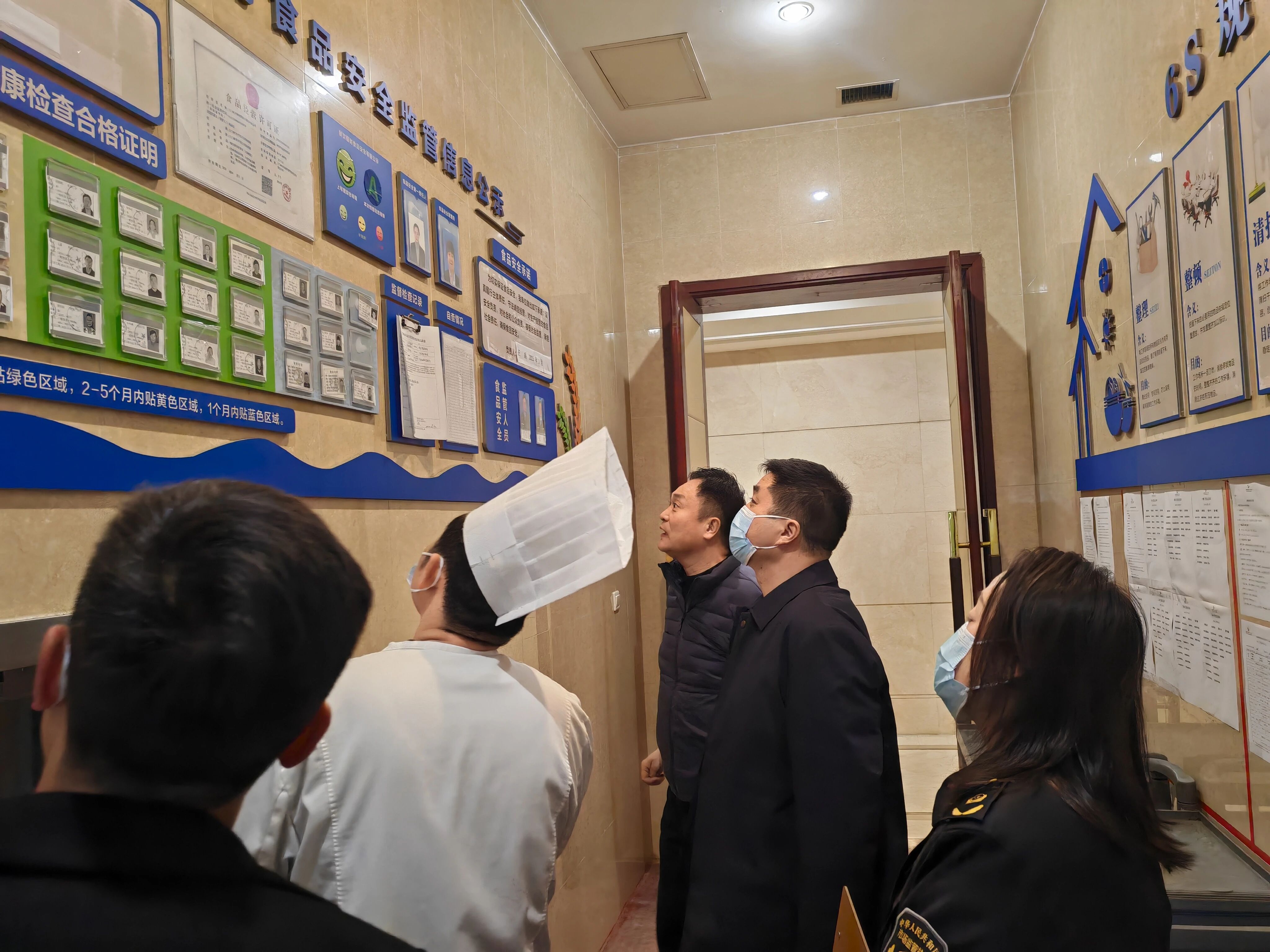 【经开要闻】周童赴天鹅湖酒店督导检查食品安全工作