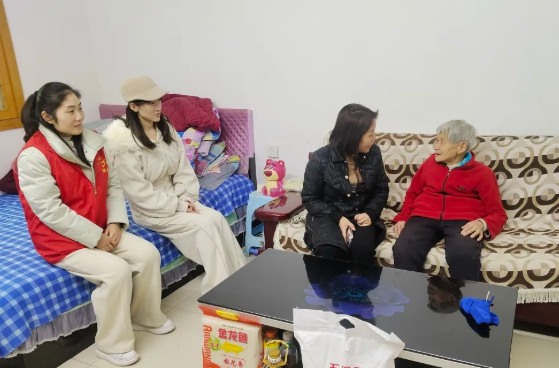 【新春走基层】巾帼聚力传温暖 青春护航践初心——开发区开展困境妇女儿童关爱活动