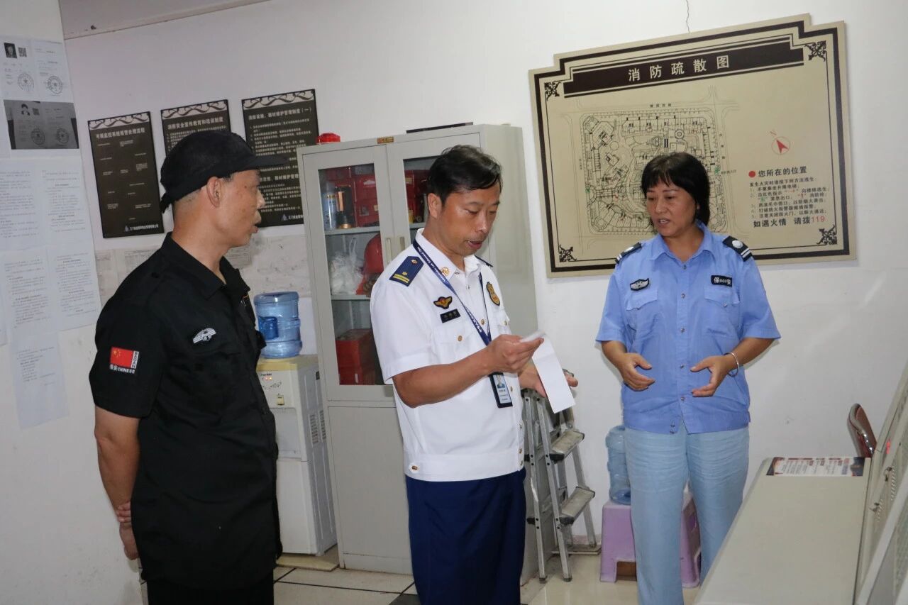 【消防安全】经开区消防救援大队开展常态化消防安全夜查行动